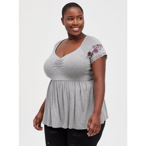 TORRID Gray Super Soft V-Neck Embroidered Sleeve Babydoll Tee 2X - Picture 1 of 12